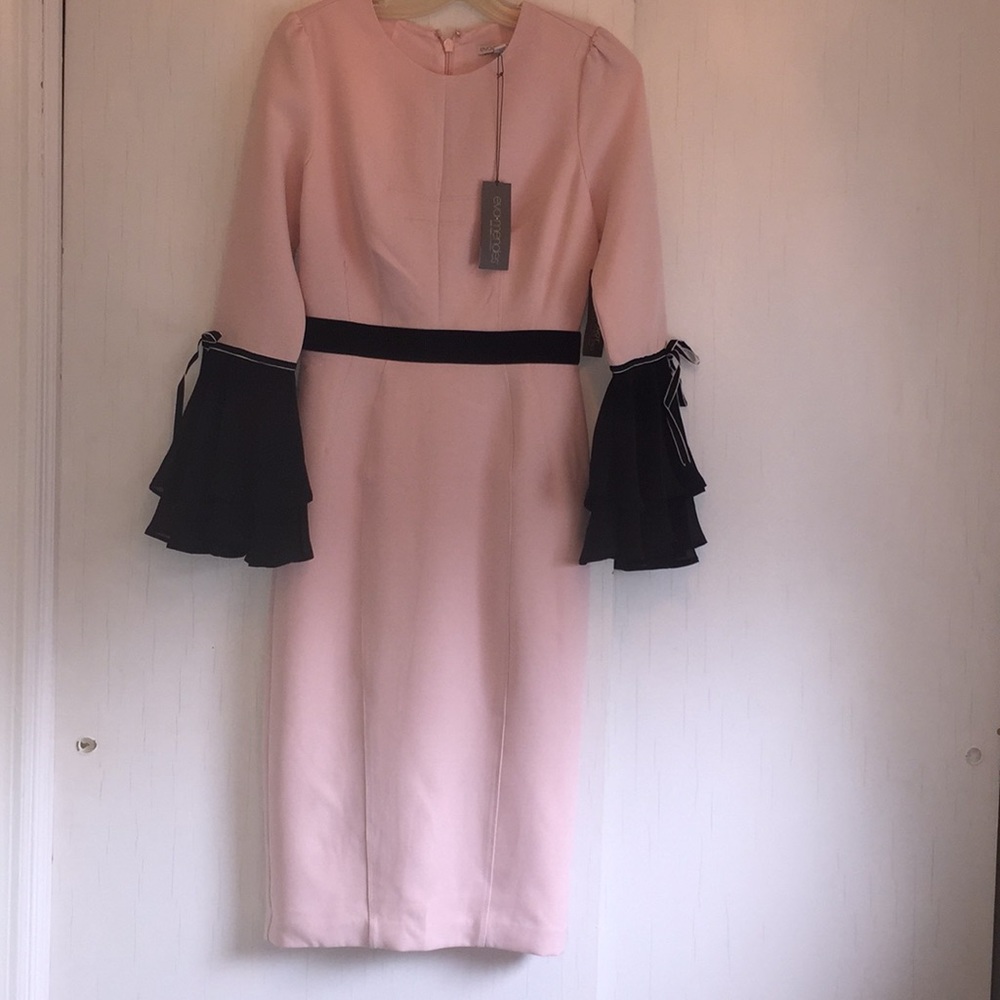 Flare sleeve Body-con dress